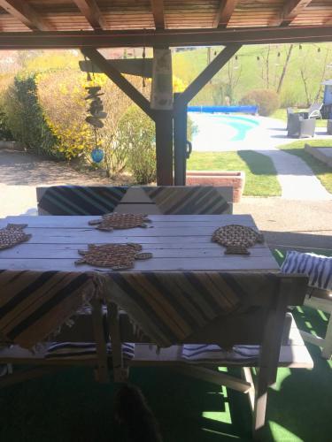 Apartamento G�te Avec Piscine Chez V�ro