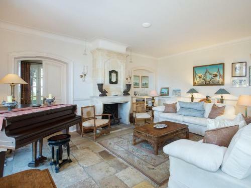 Villa Small Self-contained House With Private Patio With Fully Equipped Kitchen