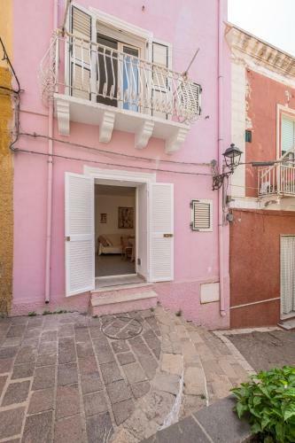 Apartamento ?????la Perla Rosa Nel Centro Storico A Carloforte