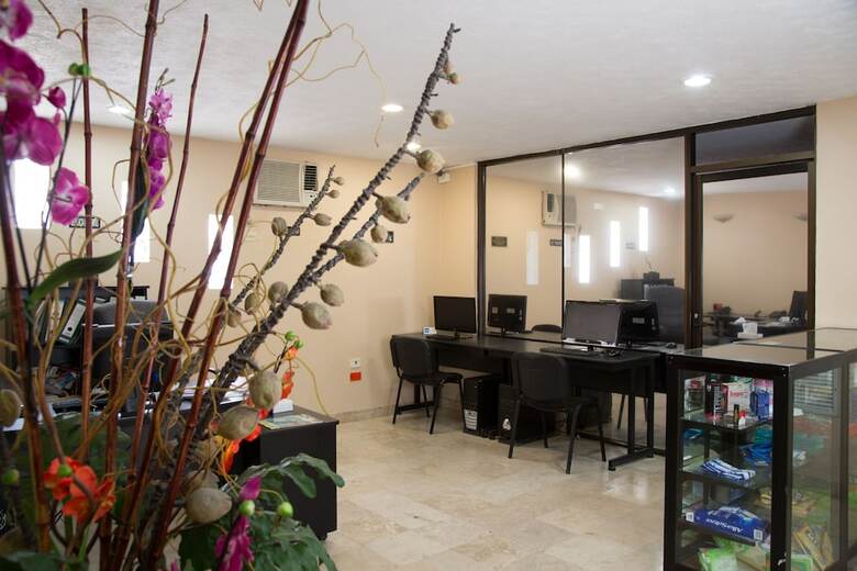 Hotel & Suites Real Del Lago