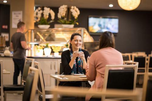 Mawson Lakes Hotel