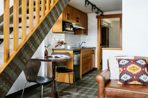 Hotel Pyramid Lake Resort