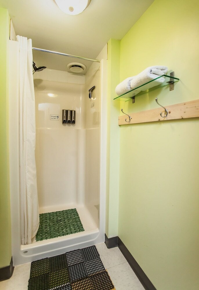Albergue The Cube Hotel