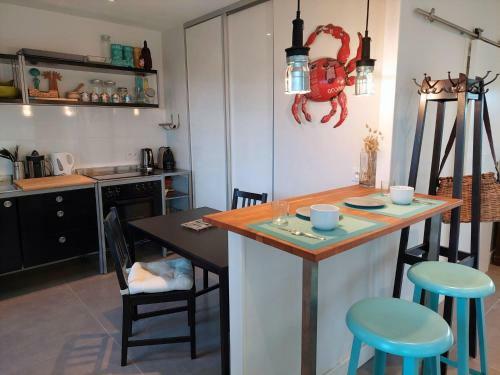 Beachfront Holiday Home With Sea Views, Ploun�our-brignogan-plages