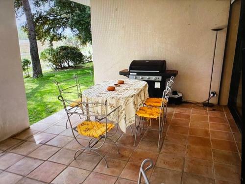 Villa & Jacuzzi - Golf De Barbaroux