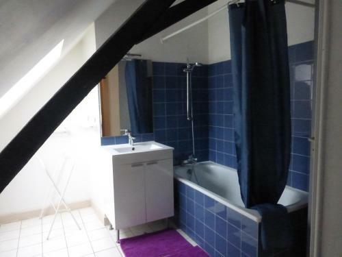 Gite La Chaumi�re Le Chateau De La Brosse