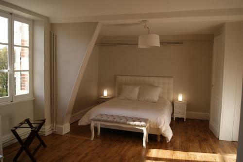 Gite La Chaumi�re Le Chateau De La Brosse