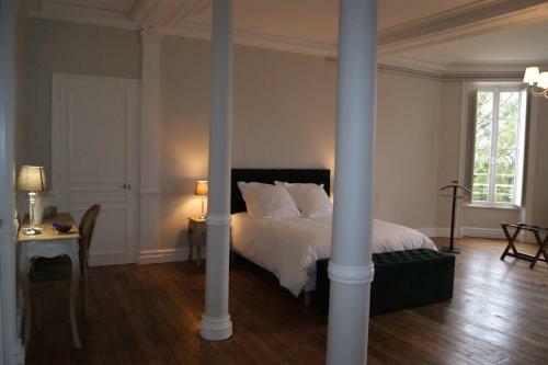 Gite La Chaumi�re Le Chateau De La Brosse