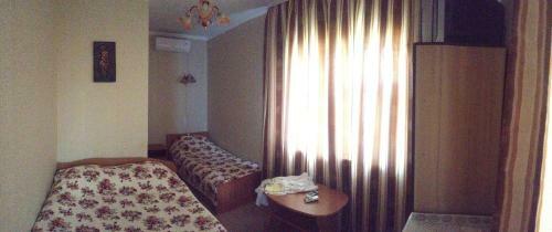 Hostal V Lad I Mir Guesthouse