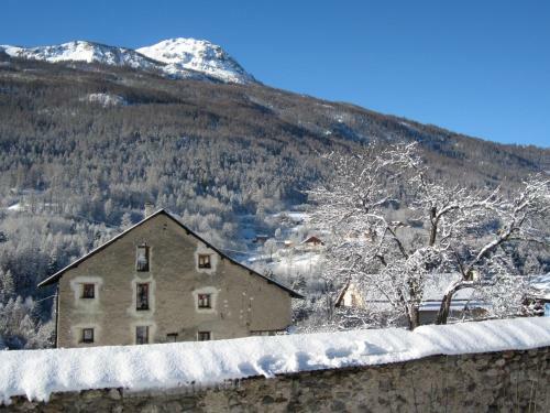 Snowgums Chalet Apartments