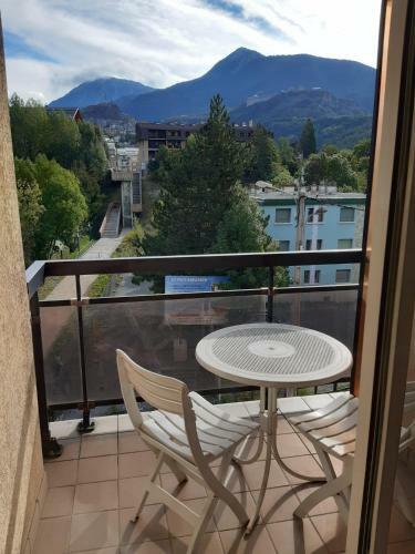 Sweet Apartment With Direct Access To Skiing