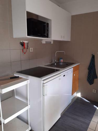 Sweet Apartment With Direct Access To Skiing