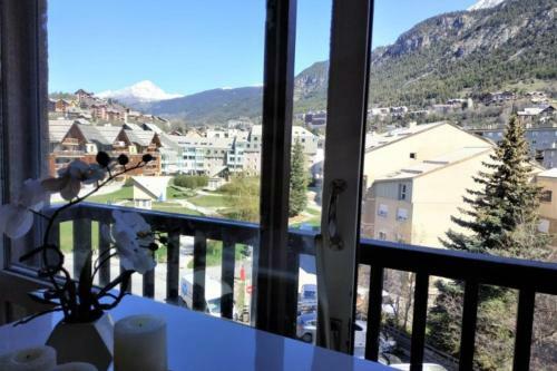 Apartamento Nice Studio With Balcony And Mountain View
