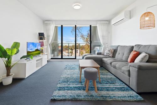 Executive And Spacious 2-bed Apartment With Balcony