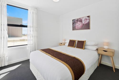 Executive And Spacious 2-bed Apartment With Balcony
