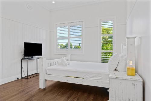 The Ultimate Beach House / Swansea