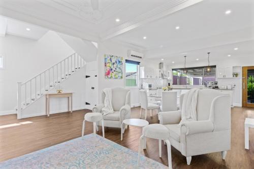 The Ultimate Beach House / Swansea