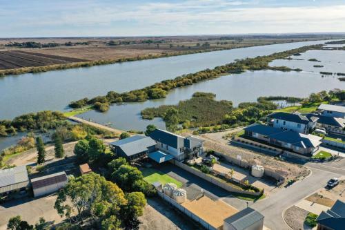 Big Blue Tailem Bend