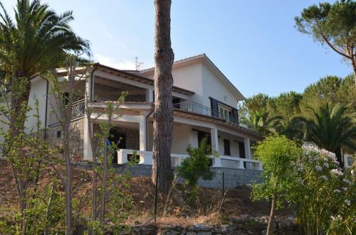 Villa & Apt. Rina By Solturelba