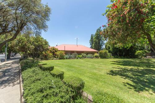 Tanunda's Magpie House