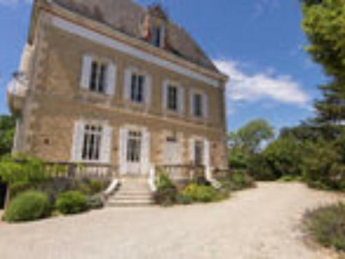 Le Petit Chateau