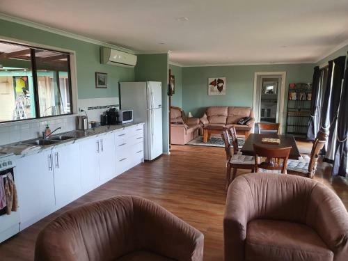 Valley View Cottage In The Picturesque Avon Valley