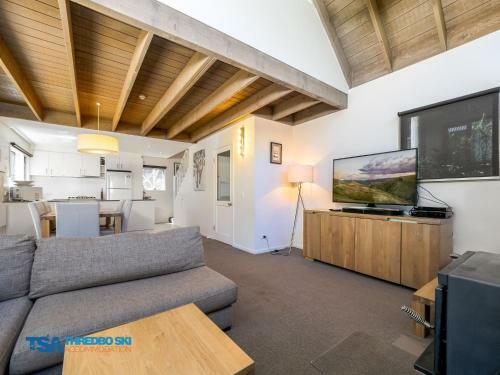 Indi Chalet