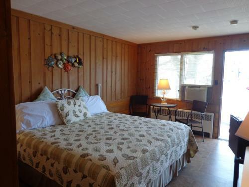 Town & Beach Motel