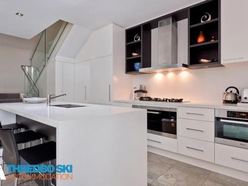 The Peak Penthouse 9