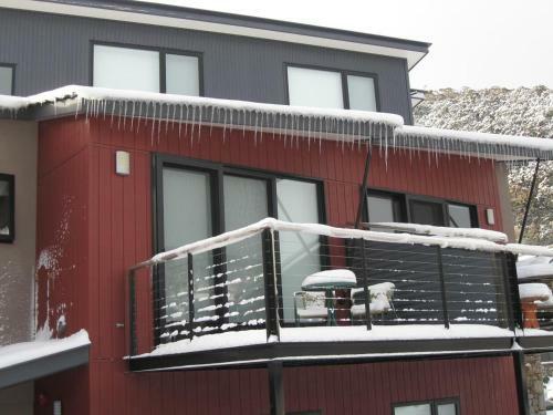 Luxury Woodridge Apartment