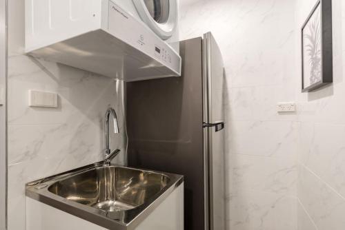 2 Private Double Bed In Sydney Cbd Near Train Uts Darlinghar&icc&c Hinatown - Room Only