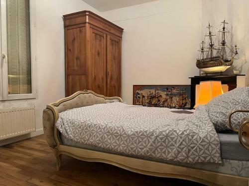 Remarkable 2-bed Apartment In Croissy