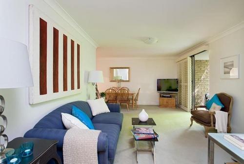 Spacious 3 Bed 2 Bathroom Apartment With Parking