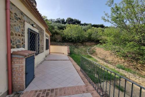 Casa In 8 Ettari Di Campagna, A 20' Dal Mare