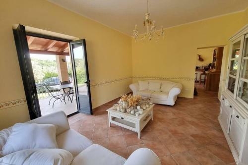 Casa In 8 Ettari Di Campagna, A 20' Dal Mare