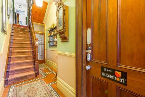 Superb Surry Hills Studio Room - Great Location