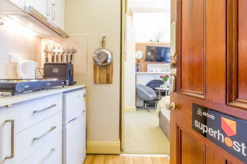 Superb Surry Hills Studio Room - Great Location