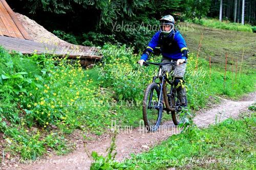 Yelay Apartments & Holiday Lago Di Garda