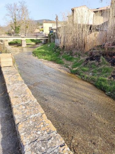 G�te Maison De Village 4 Personnes 3 Lits