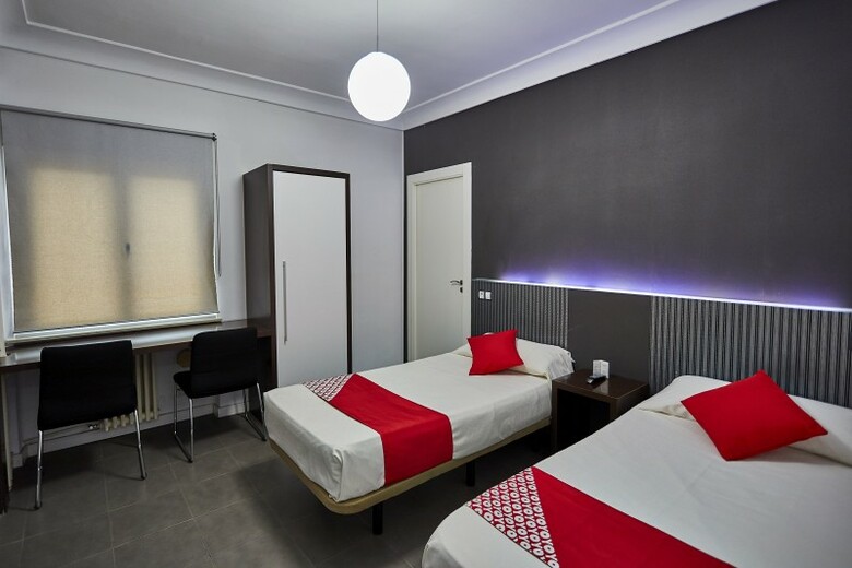 Oyo Salamanca Suites