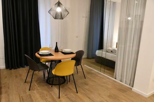 Hostal Nu House Rooms & Apartments