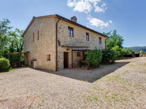Attractive Apartment In Casole D'elsa With Swimming Pool