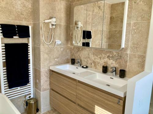 *les Restanques Maison Des Ch�nes 3 Chambres*