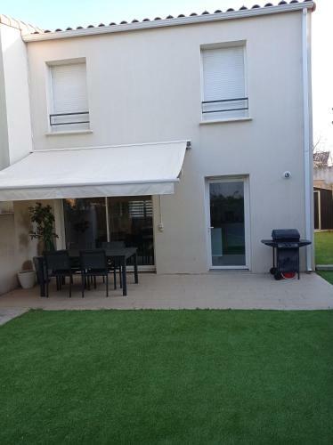 Maison De Ville Calme Avec Terrasse Et Jardin