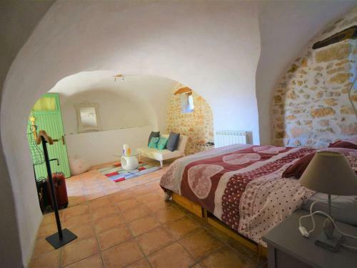 Maison Labastide-de-virac, 5 Pi�ces, 8 Personnes - Fr-1-382-183