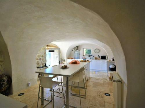 Maison Labastide-de-virac, 5 Pi�ces, 8 Personnes - Fr-1-382-183