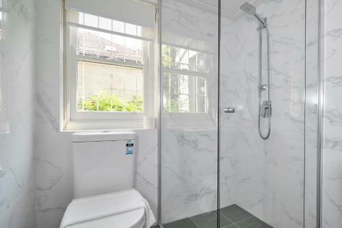 Garden Apartment - Short Walk To Harbour Bridge