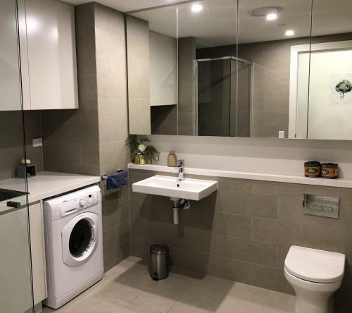 Parkview Modern Apartment W Parking @ Olympic Park