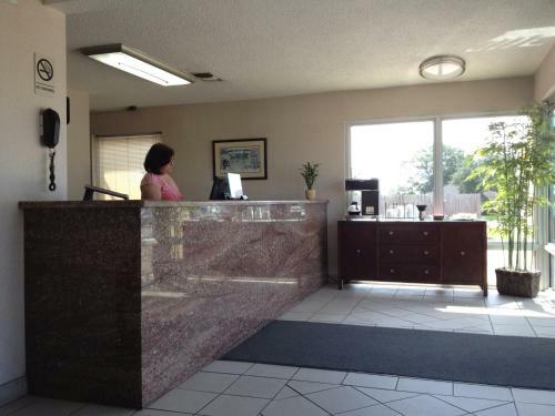 Posada Ez Travel Inn College Station