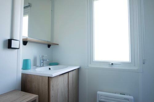 Mobile Home Ouireves Pn1351 Facing The Mediterranean